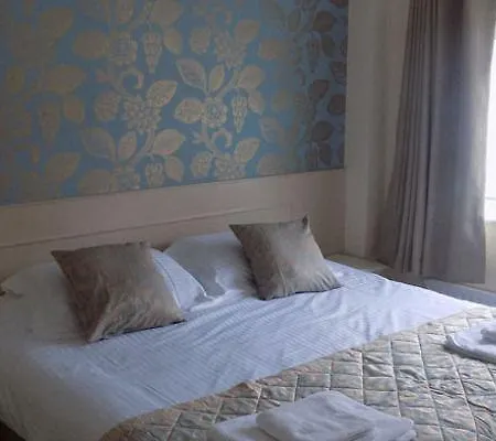 Maison Gorey מלון